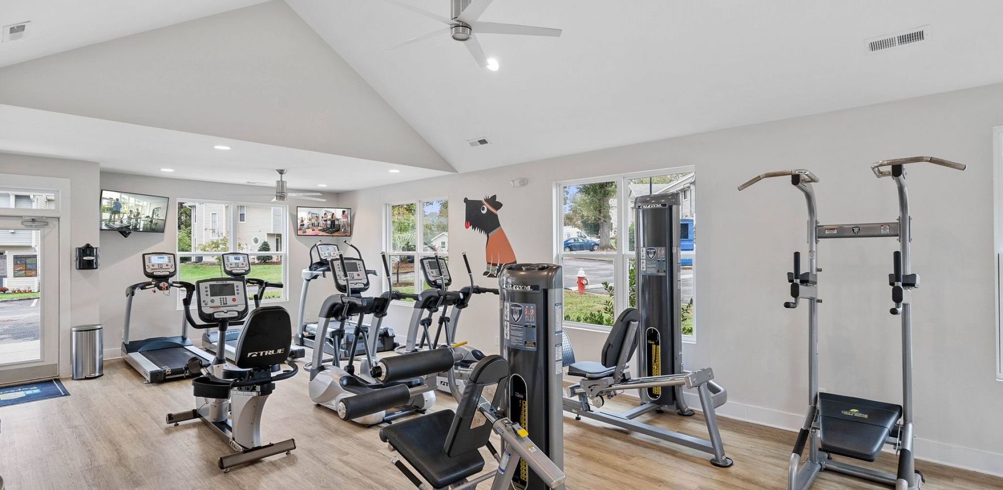 Hawthorne at Oak Ridge apartments fitness center with modern exercise equipment.